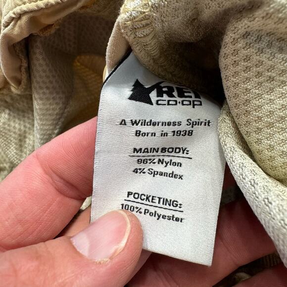 REI Women’s Nylon Tan Khaki Convertible Shorts, No Bottoms, Size 6 - Picture 3 of 5